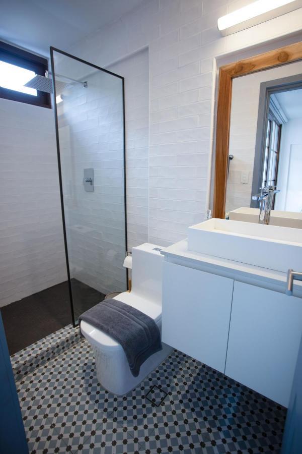 Red Plaza Apartment *